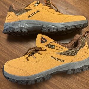 COPY - Generic Men’s Outdoor Shoe size 10 never worn